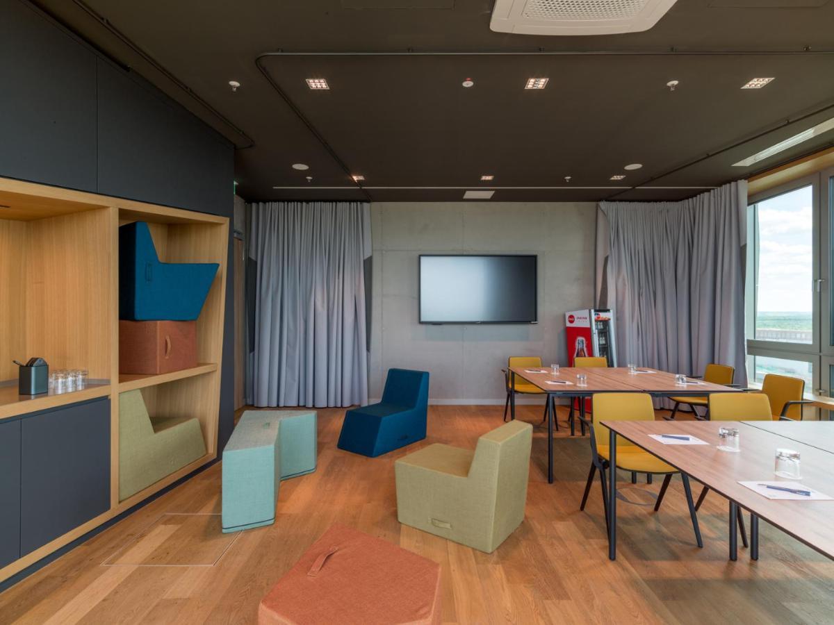 B'Mine Hotel Frankfurt Airport Φραγκφούρτη Εξωτερικό φωτογραφία