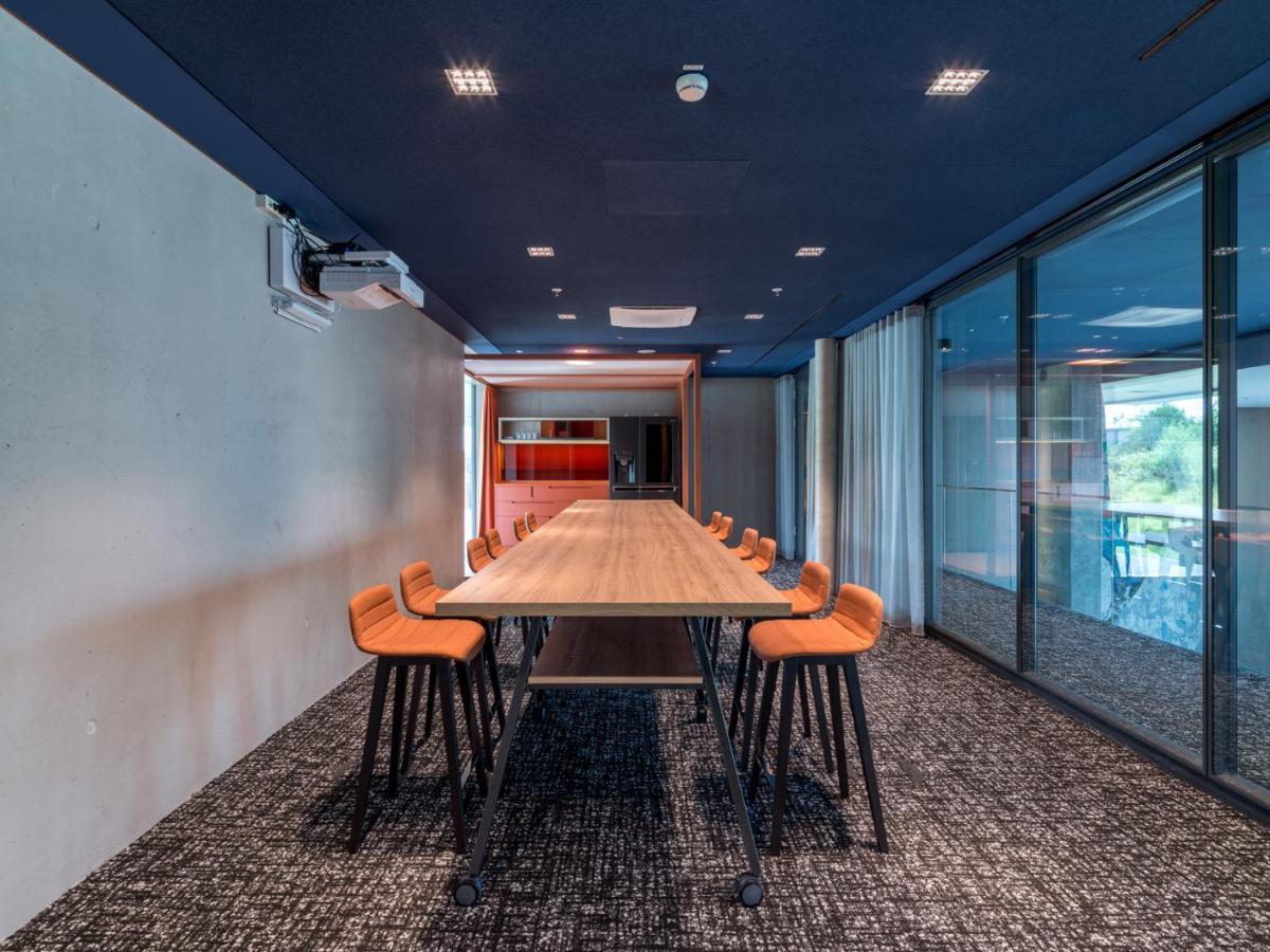 B'Mine Hotel Frankfurt Airport Φραγκφούρτη Εξωτερικό φωτογραφία