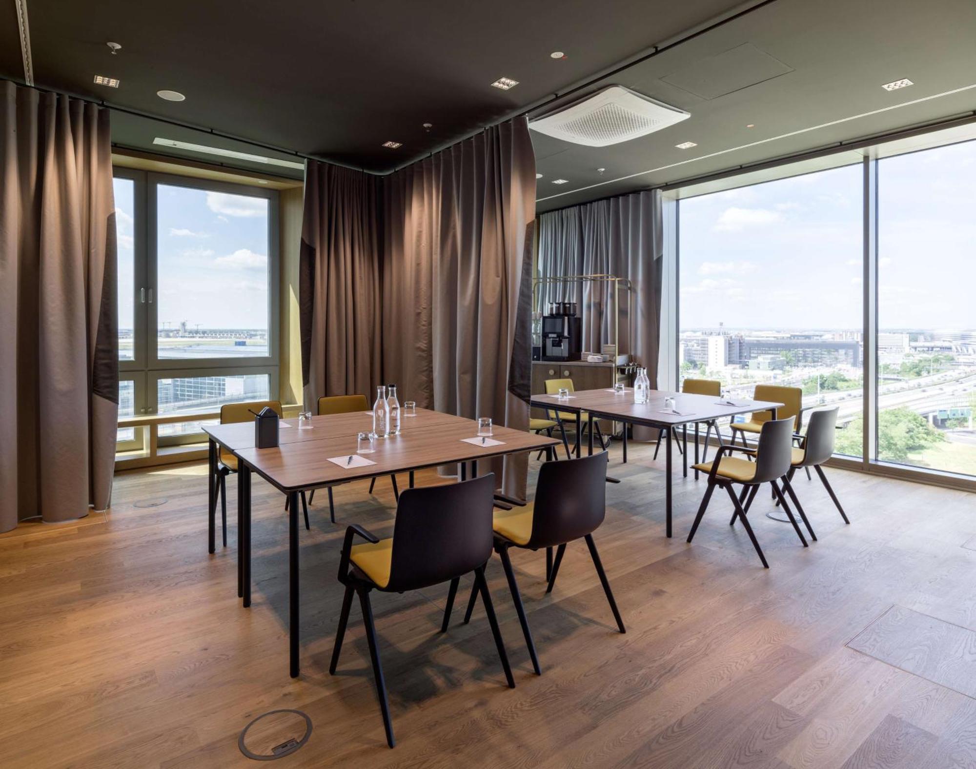 B'Mine Hotel Frankfurt Airport Φραγκφούρτη Εξωτερικό φωτογραφία